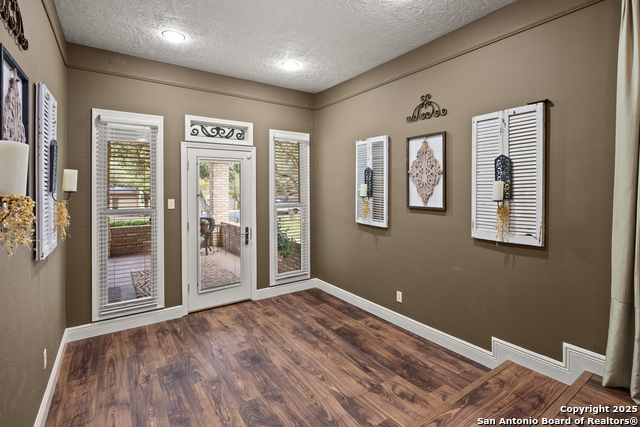 Listing photo id 21 for 7822 Timber Top
