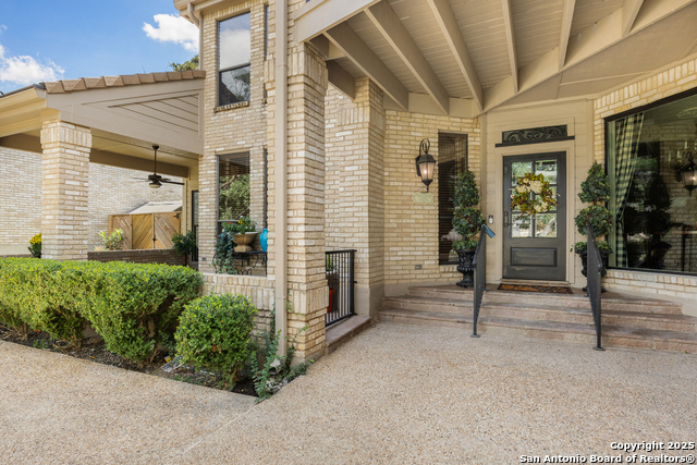 Listing photo id 1 for 7822 Timber Top