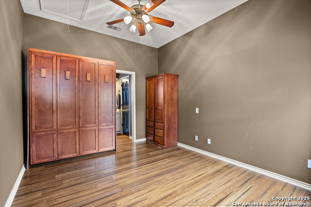 Listing photo id 35 for 7822 Timber Top