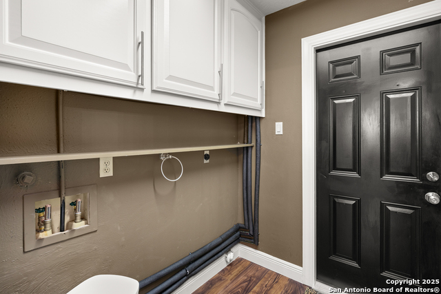 Listing photo id 37 for 7822 Timber Top