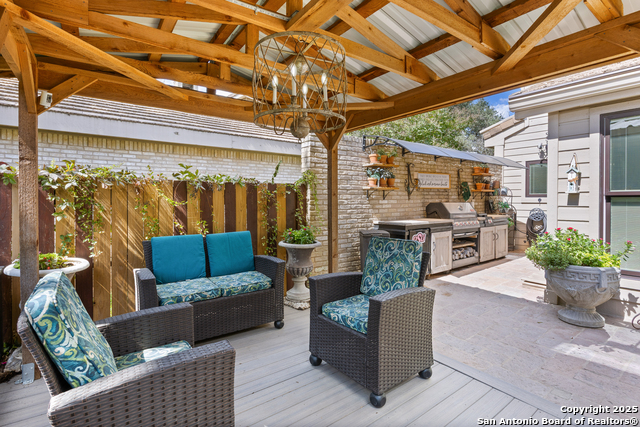 Listing photo id 40 for 7822 Timber Top