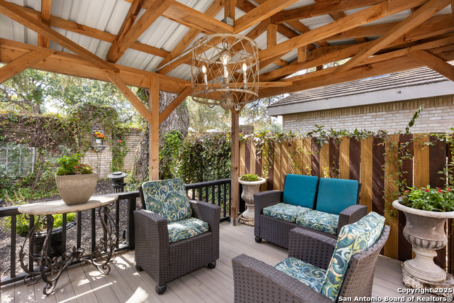 Listing photo id 42 for 7822 Timber Top