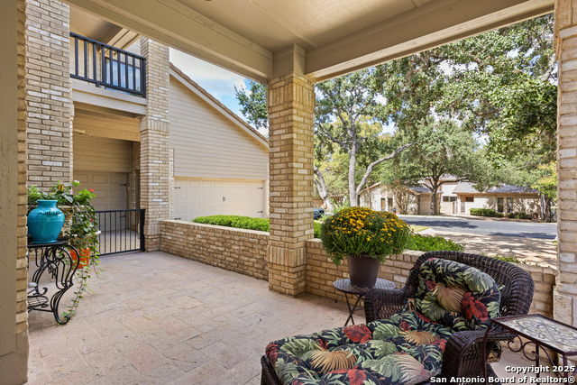 Listing photo id 3 for 7822 Timber Top