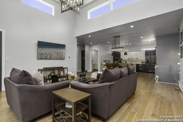 Listing photo id 17 for 326 Clay 102
