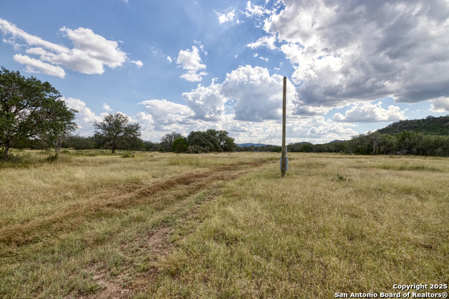 Listing photo id 4 for 2554 Cr 380  