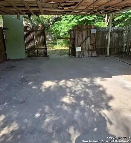 Image 7 of 21 For 306 Hall S