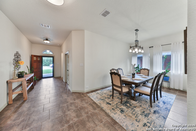 Image 15 of 52 For 10811 Newcroft