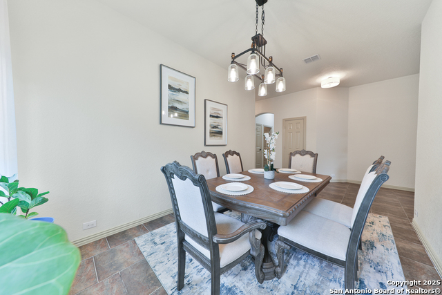 Image 16 of 52 For 10811 Newcroft