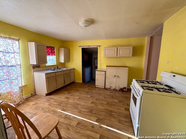 Image 4 of 12 For 732 Mesquite E