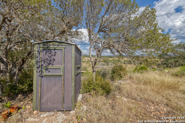 Listing photo id 8 for 2554 Cr 380  