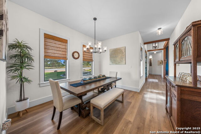 Listing photo id 10 for 121 Center Oaks Court