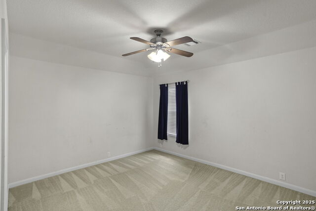 Listing photo id 19 for 819 Steubing Oaks