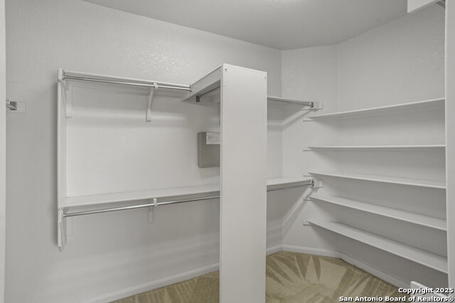 Listing photo id 23 for 819 Steubing Oaks