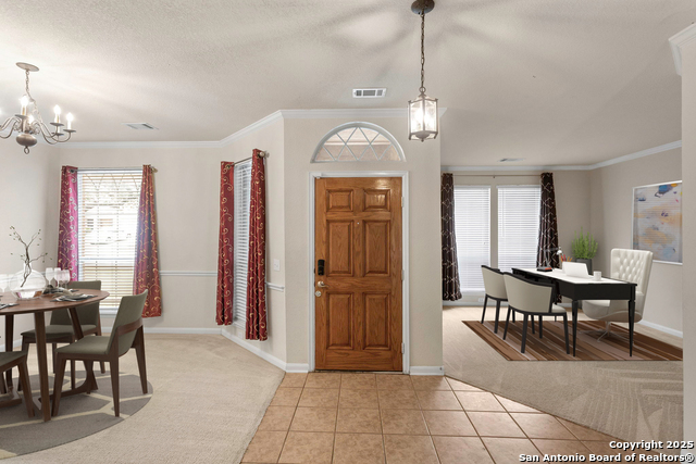 Listing photo id 5 for 819 Steubing Oaks