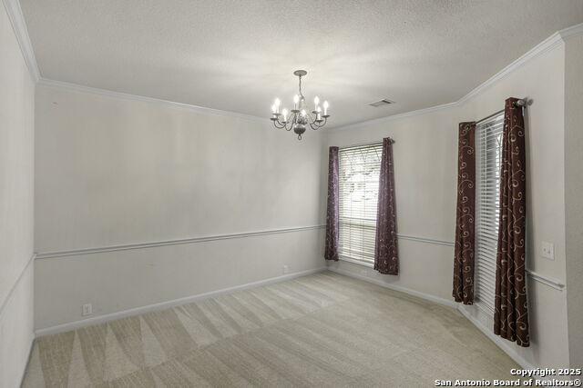 Listing photo id 7 for 819 Steubing Oaks