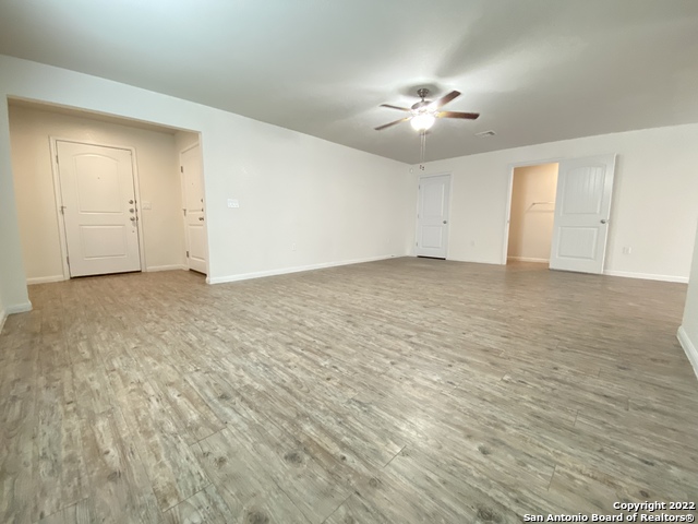 Image 4 of 21 For 10531 Legacy Cove