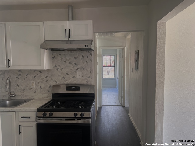 Listing photo id 2 for 1347 W Lullwood Ave