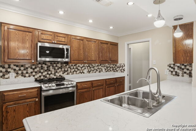 Listing photo id 14 for 31822 High Ridge Dr.