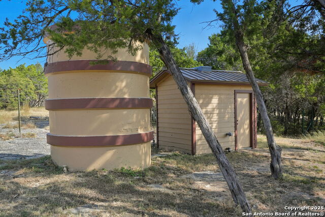 Listing photo id 32 for 31822 High Ridge Dr.