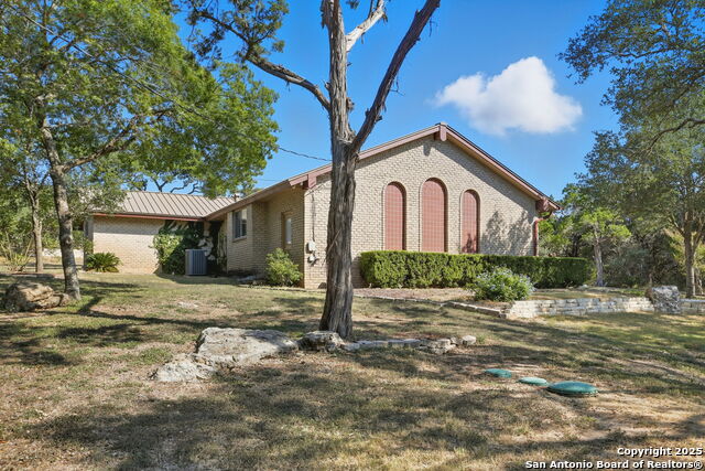 Listing photo id 2 for 31822 High Ridge Dr.