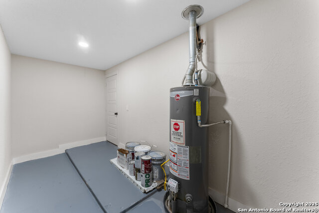 Listing photo id 22 for 4119 Tamarak Dr