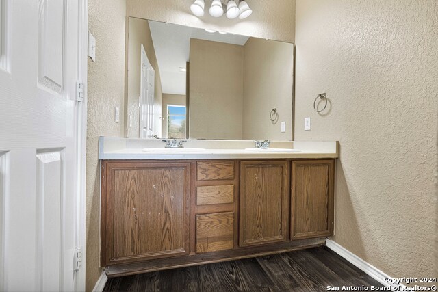 Listing photo id 9 for 6019 Old Corral