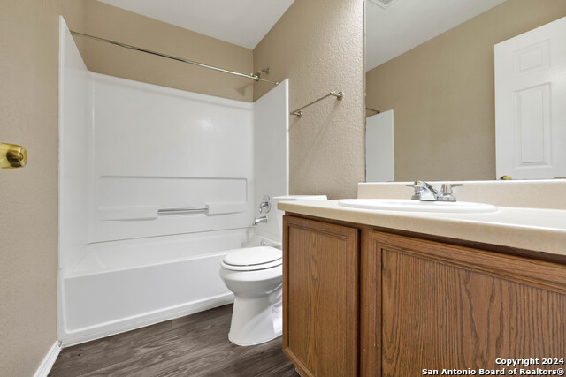 Listing photo id 12 for 6019 Old Corral