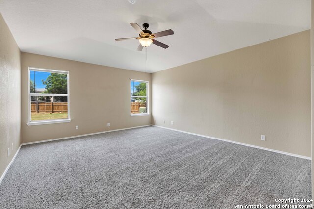 Listing photo id 13 for 6019 Old Corral