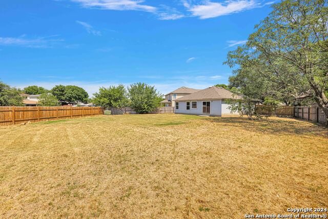 Listing photo id 15 for 6019 Old Corral
