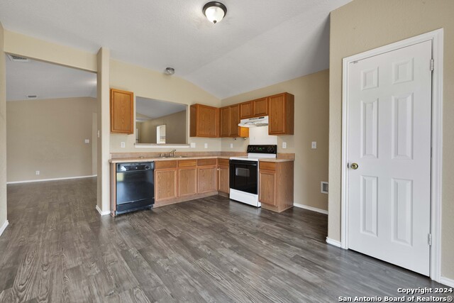 Listing photo id 3 for 6019 Old Corral