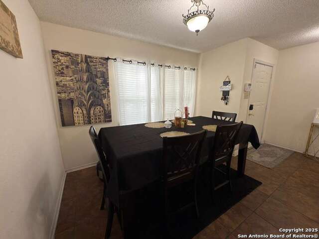 Image 4 of 31 For 6643 Beech Trail