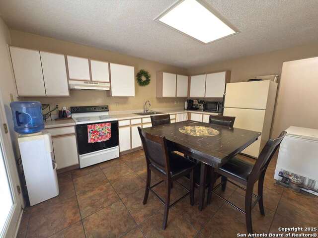 Image 9 of 31 For 6643 Beech Trail