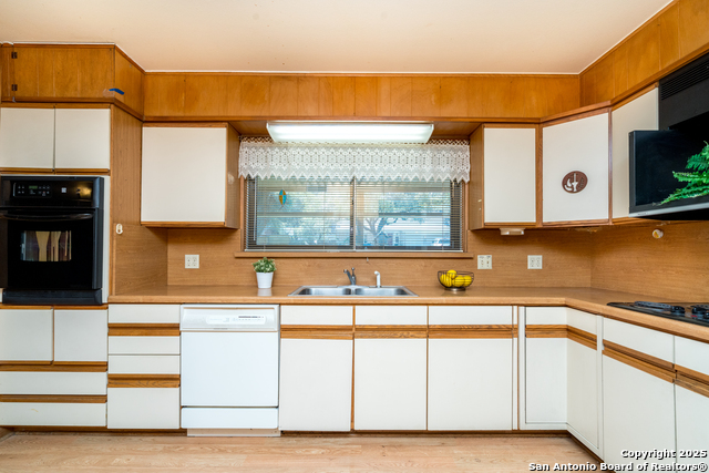 Image 5 of 41 For 8815 Sagebrush