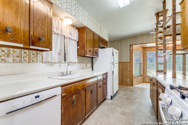 Image 19 of 25 For 1015 Mount Serolod