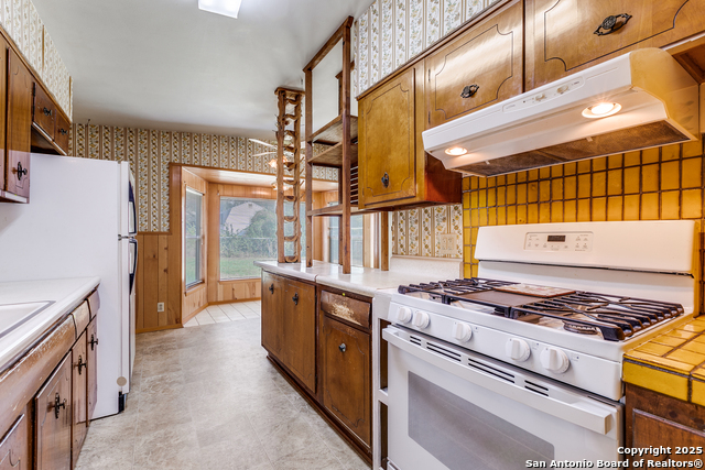 Image 2 of 25 For 1015 Mount Serolod