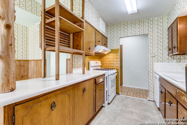 Image 21 of 25 For 1015 Mount Serolod