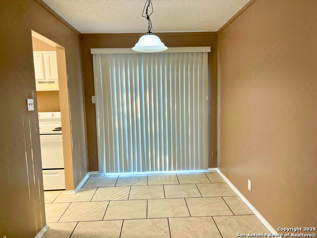 Image 4 of 13 For 8806 Meadow Range St