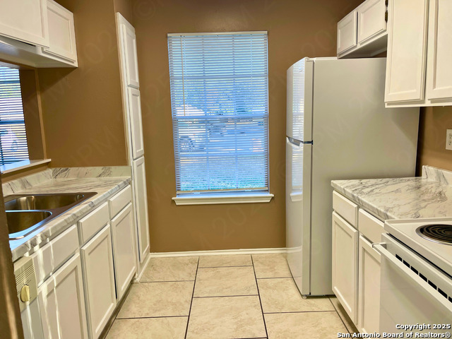 Image 5 of 13 For 8806 Meadow Range St