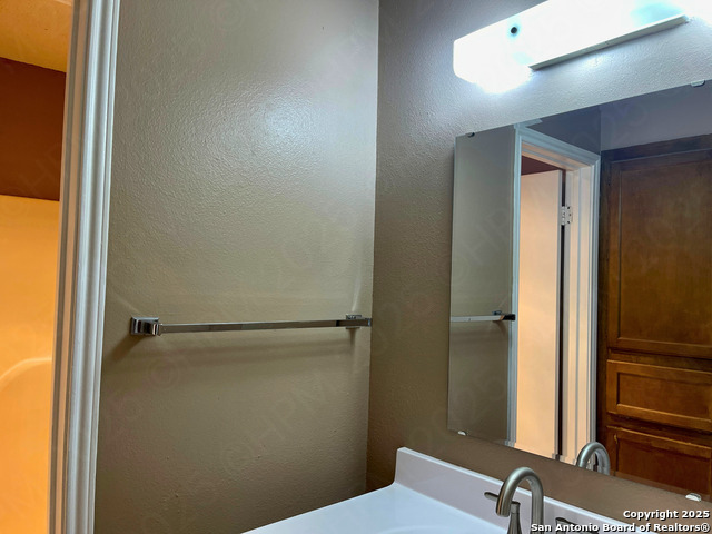 Image 8 of 13 For 8806 Meadow Range St