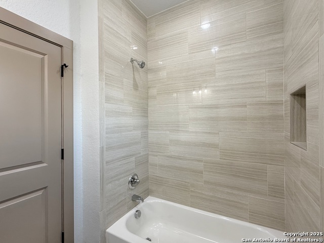 Image 23 of 38 For 1048 Gibbs