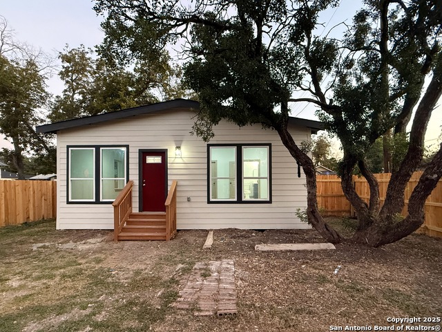 Image 32 of 38 For 1048 Gibbs