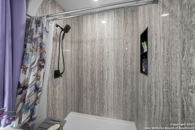 Image 19 of 38 For 11010 Kimes Park Dr