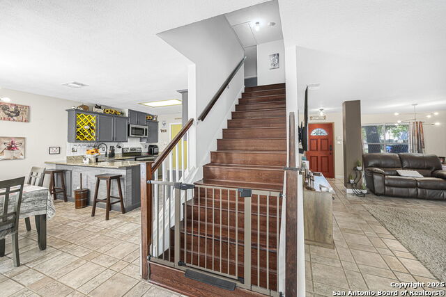 Image 5 of 38 For 11010 Kimes Park Dr