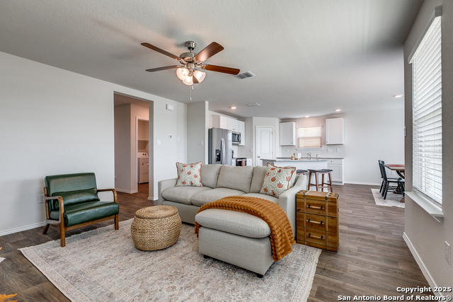 Listing photo id 9 for 11626 Lavendale Spur