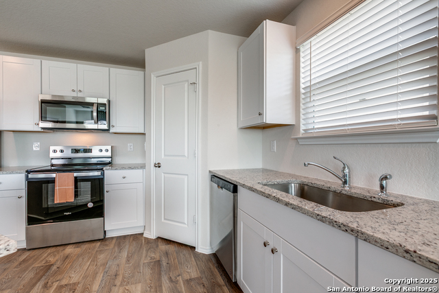 Listing photo id 3 for 11626 Lavendale Spur