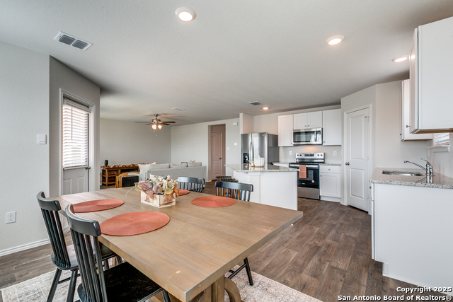 Listing photo id 6 for 11626 Lavendale Spur