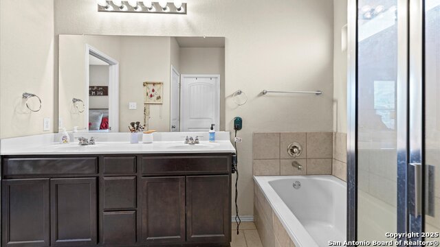 Listing photo id 11 for 428 Kings Way
