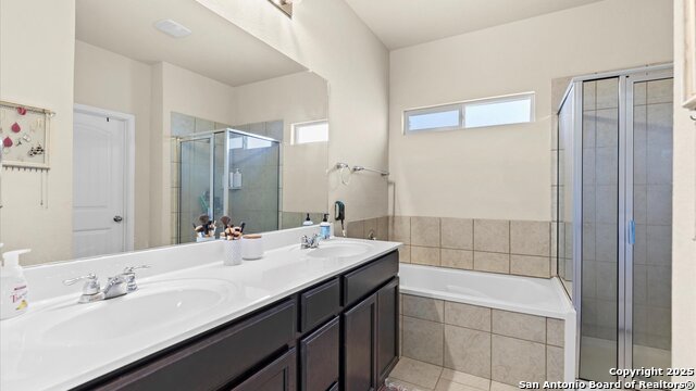 Listing photo id 12 for 428 Kings Way
