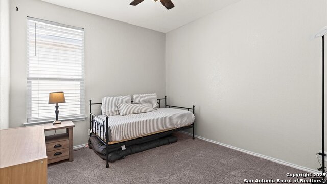 Listing photo id 13 for 428 Kings Way
