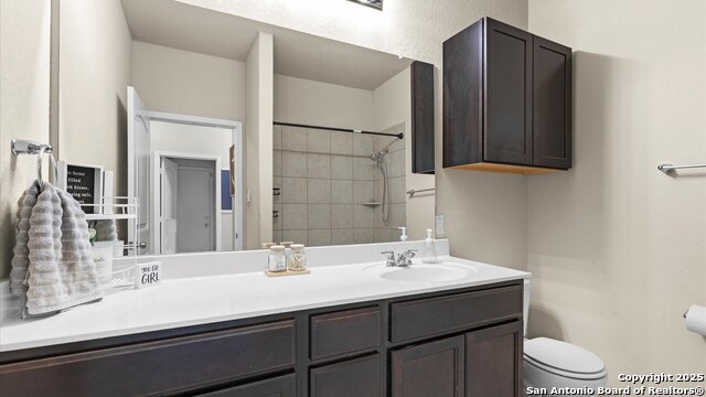 Listing photo id 17 for 428 Kings Way